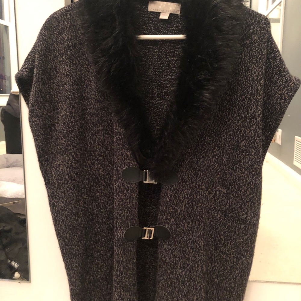 Buckle front fur collared sweater